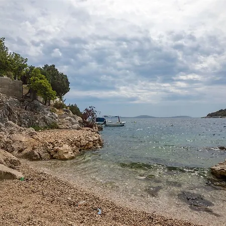 Karmen * Vinišće